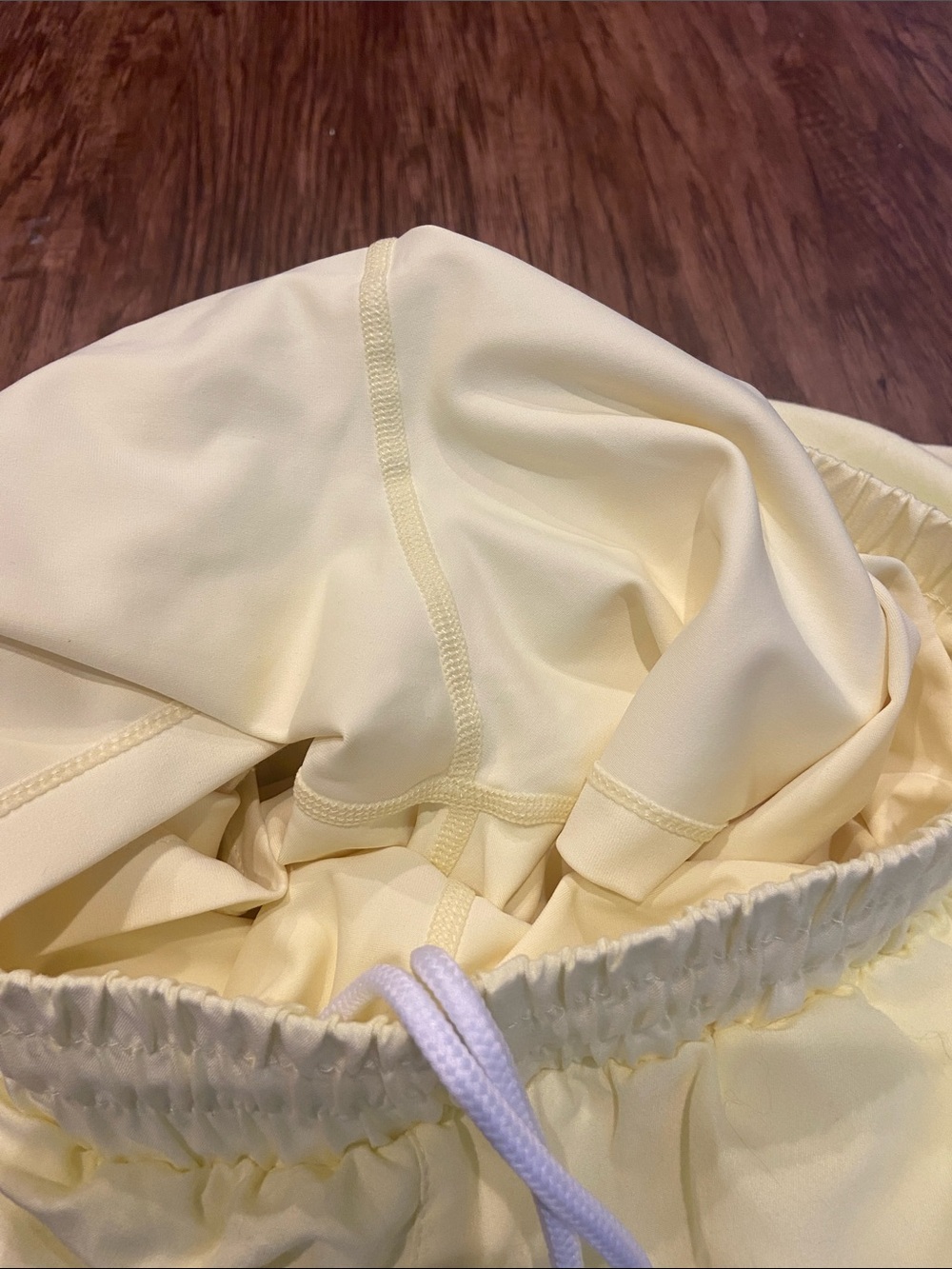 Wilo butter Yellow Women’s Athletic Shorts size XS - Picture 5 of 5